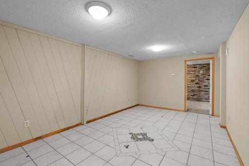 51-web-or-mls-16249 Xenia St NW-283.jpg