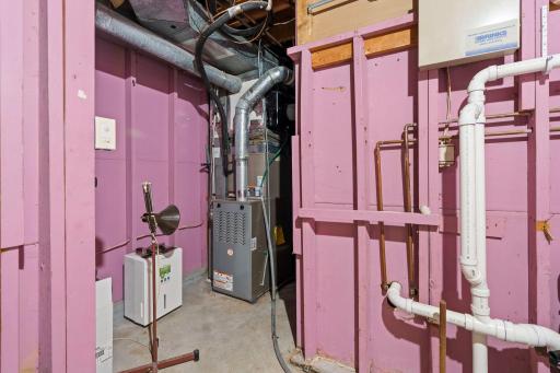 61-web-or-mls-16249 Xenia St NW-333.jpg