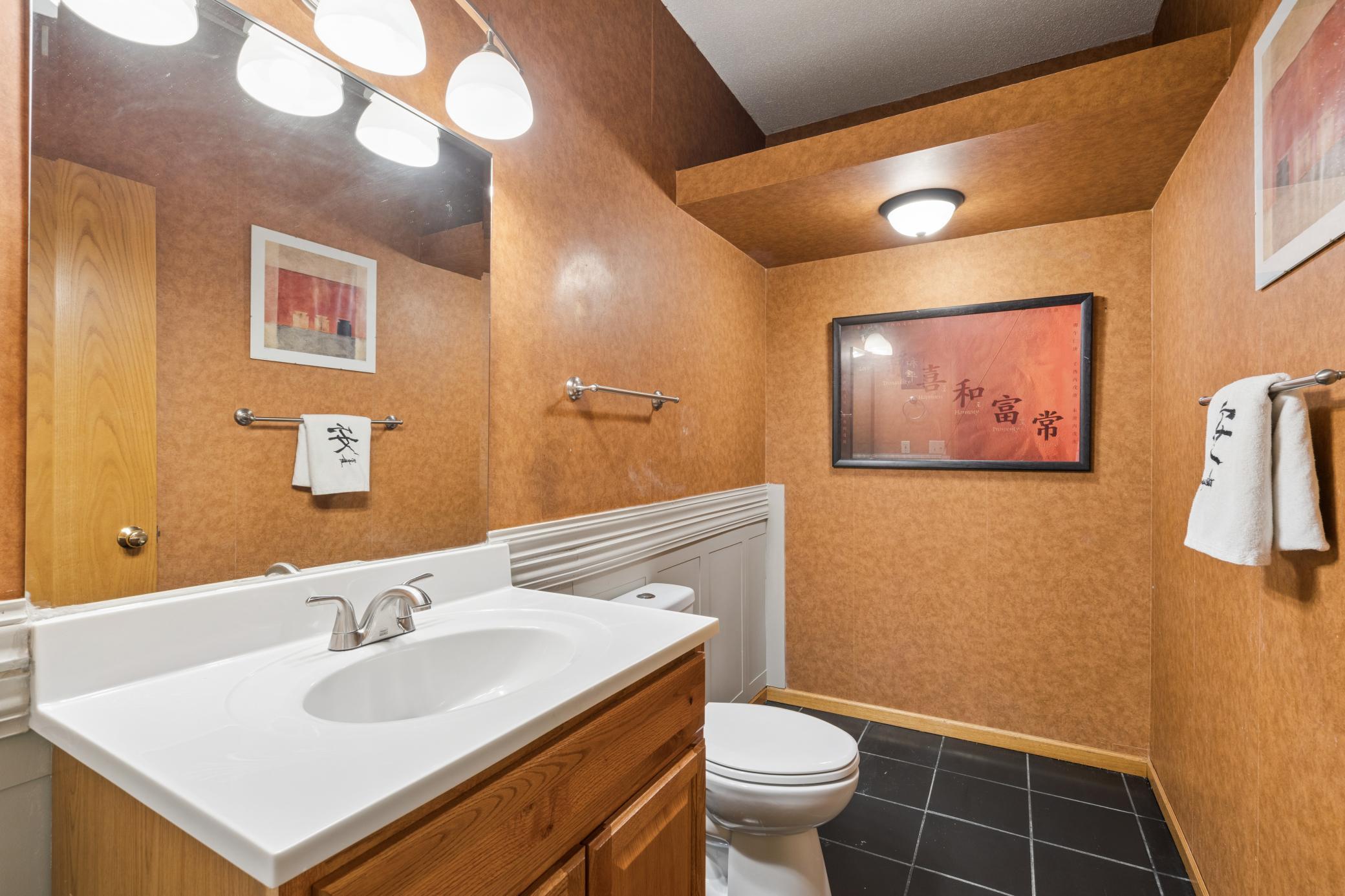 Main Floor 1/4 bathroom