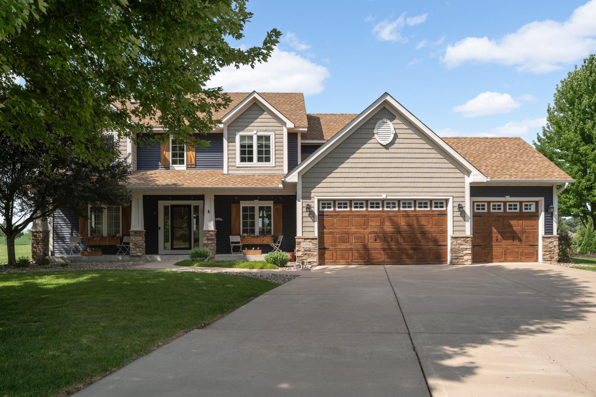 New siding installed 2023 that looks awesome!