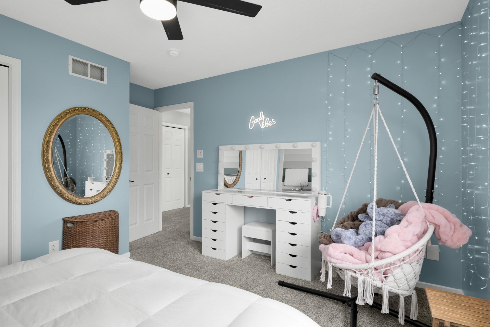 Upstairs kids' bedroom #1.