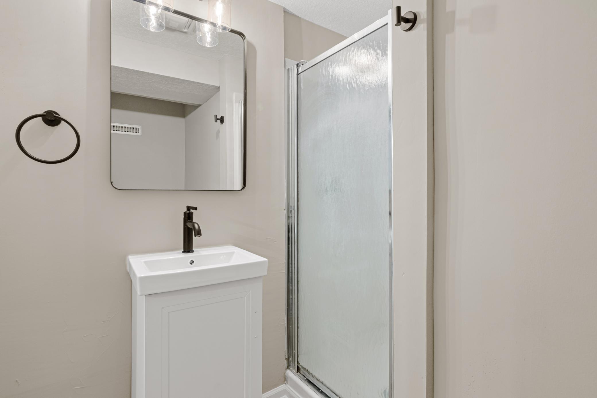 1394 Mackubin St-23.jpg