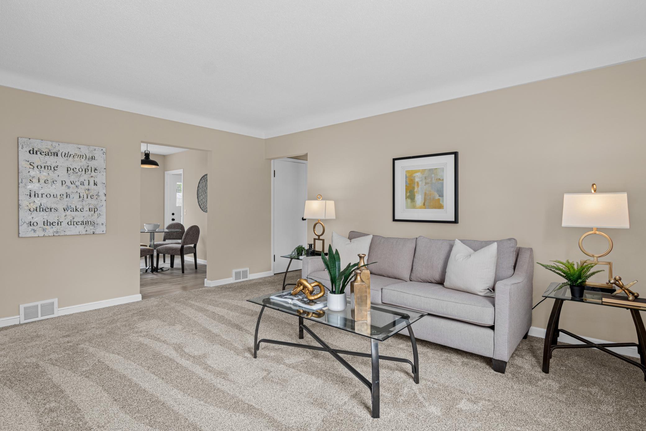 1394 Mackubin St-4.jpg
