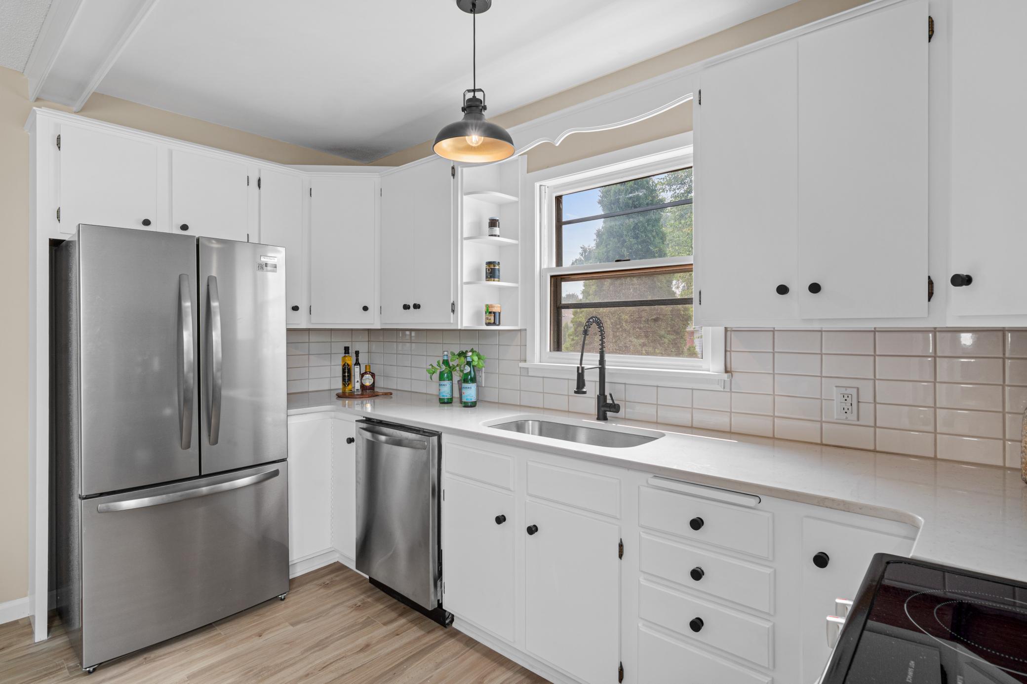 1394 Mackubin St-6.jpg