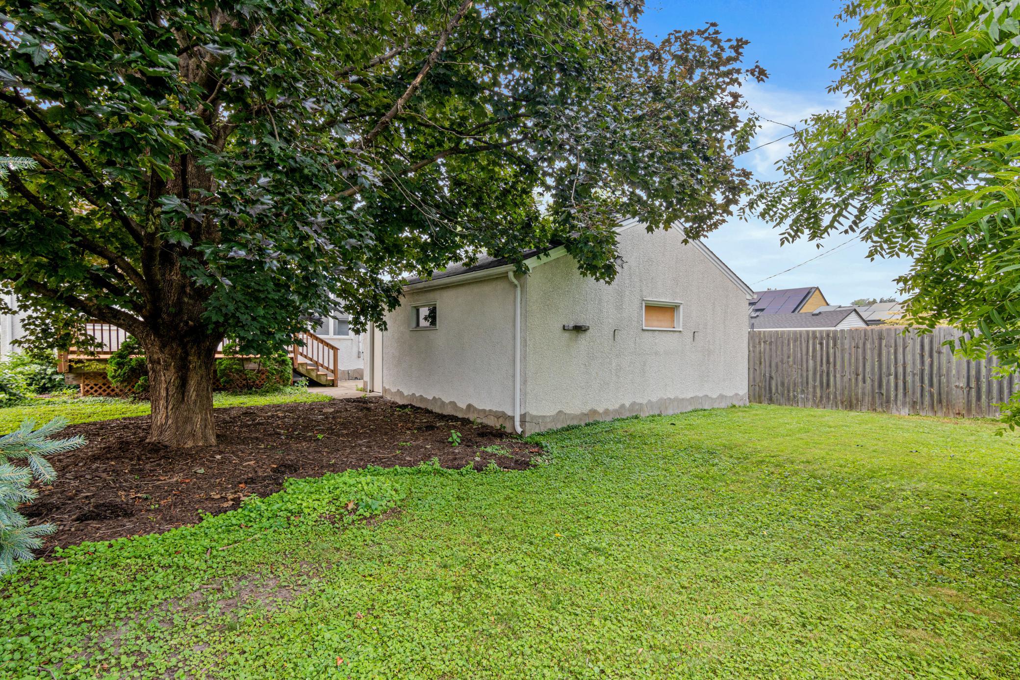 1394 Mackubin St-29.jpg