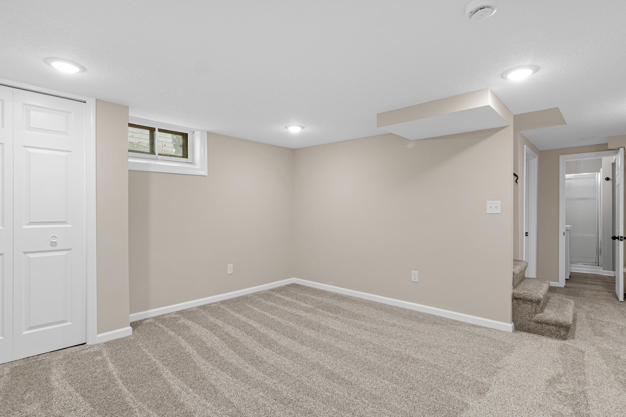 1394 Mackubin St-20.jpg