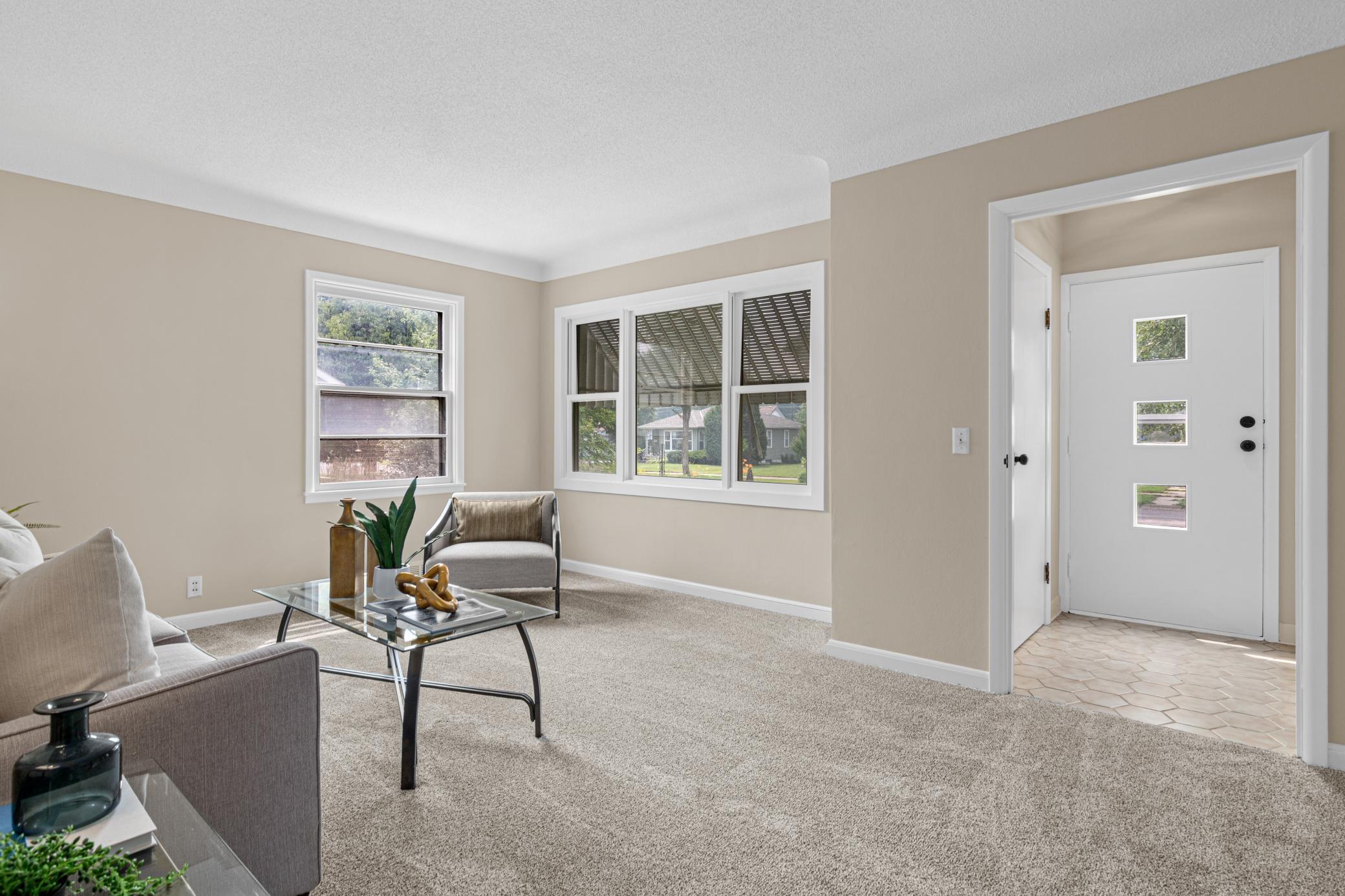 1394 Mackubin St-2.jpg
