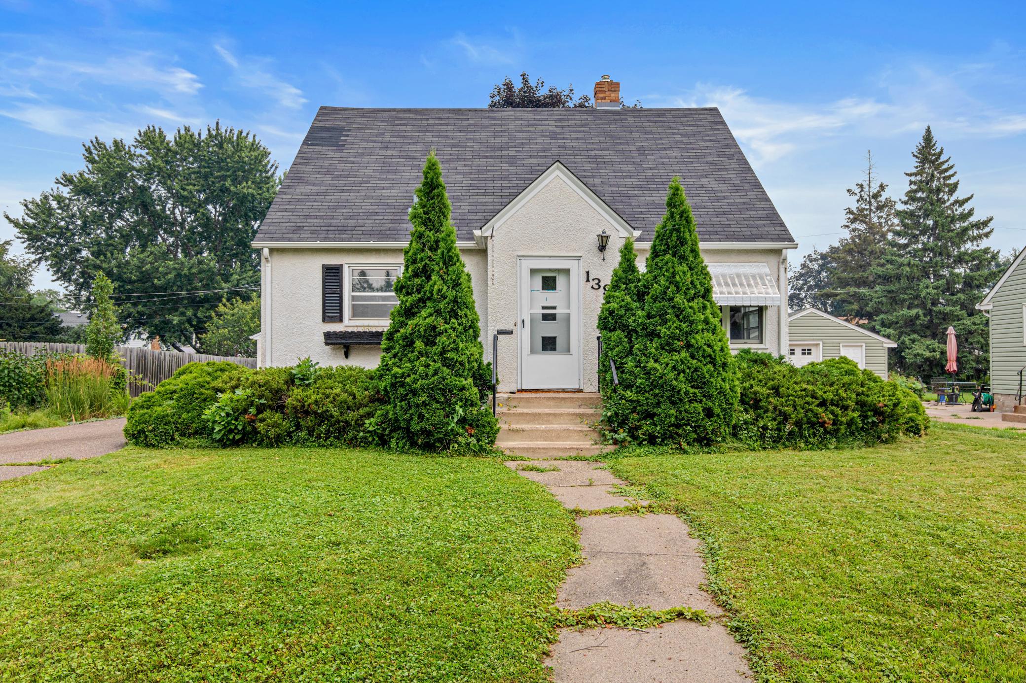 1394 Mackubin St-1.jpg
