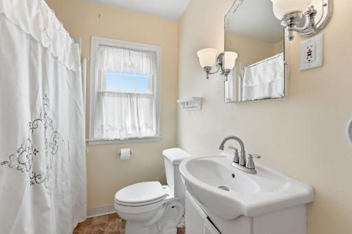 1002 Cedar Street, Alexandria, MN 56308