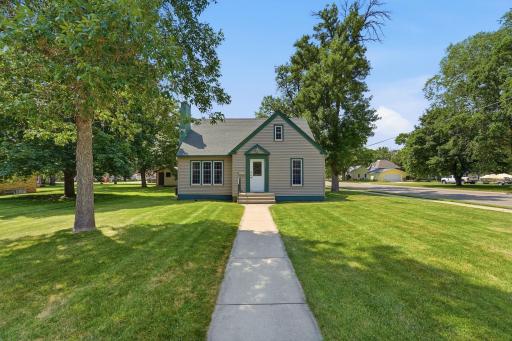 1002 Cedar Street, Alexandria, MN 56308