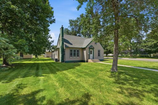 1002 Cedar Street, Alexandria, MN 56308