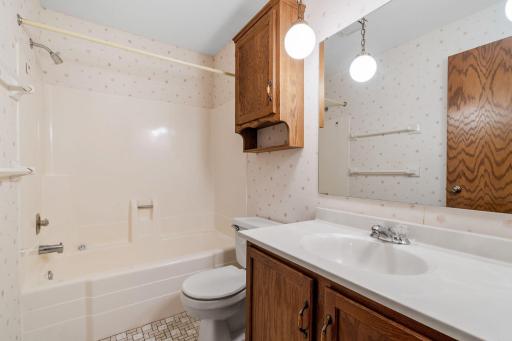 999 41st Avenue NE, 114, Columbia Heights, MN 55421