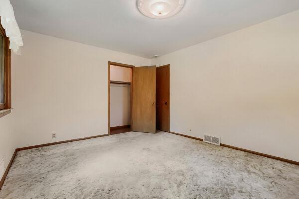Bedroom 1/Primary