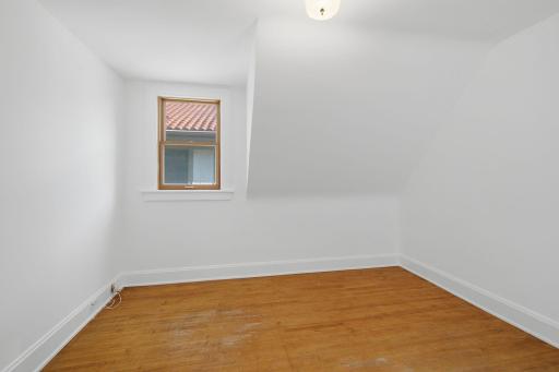 Second bedroom.