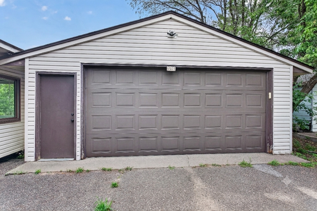 2 car detached garage