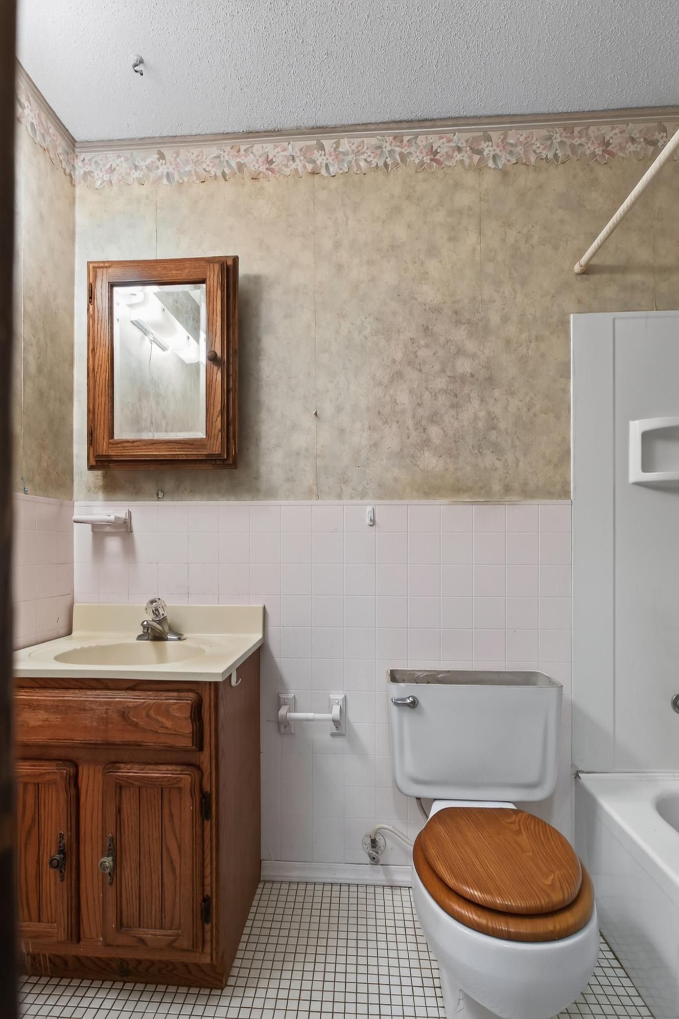 Full bathroom