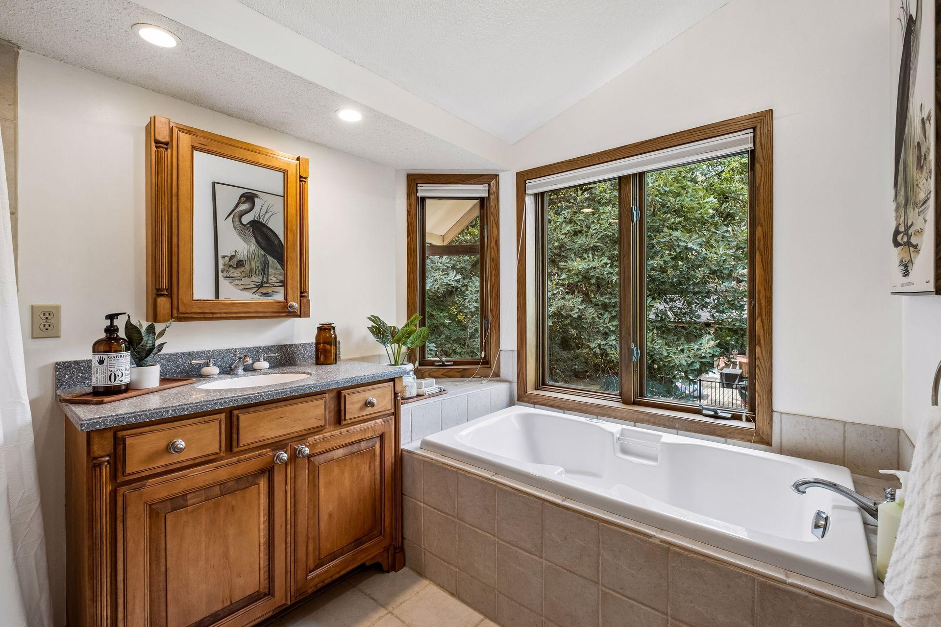 Primary ensuite with soaking tub and 3/4 shower.