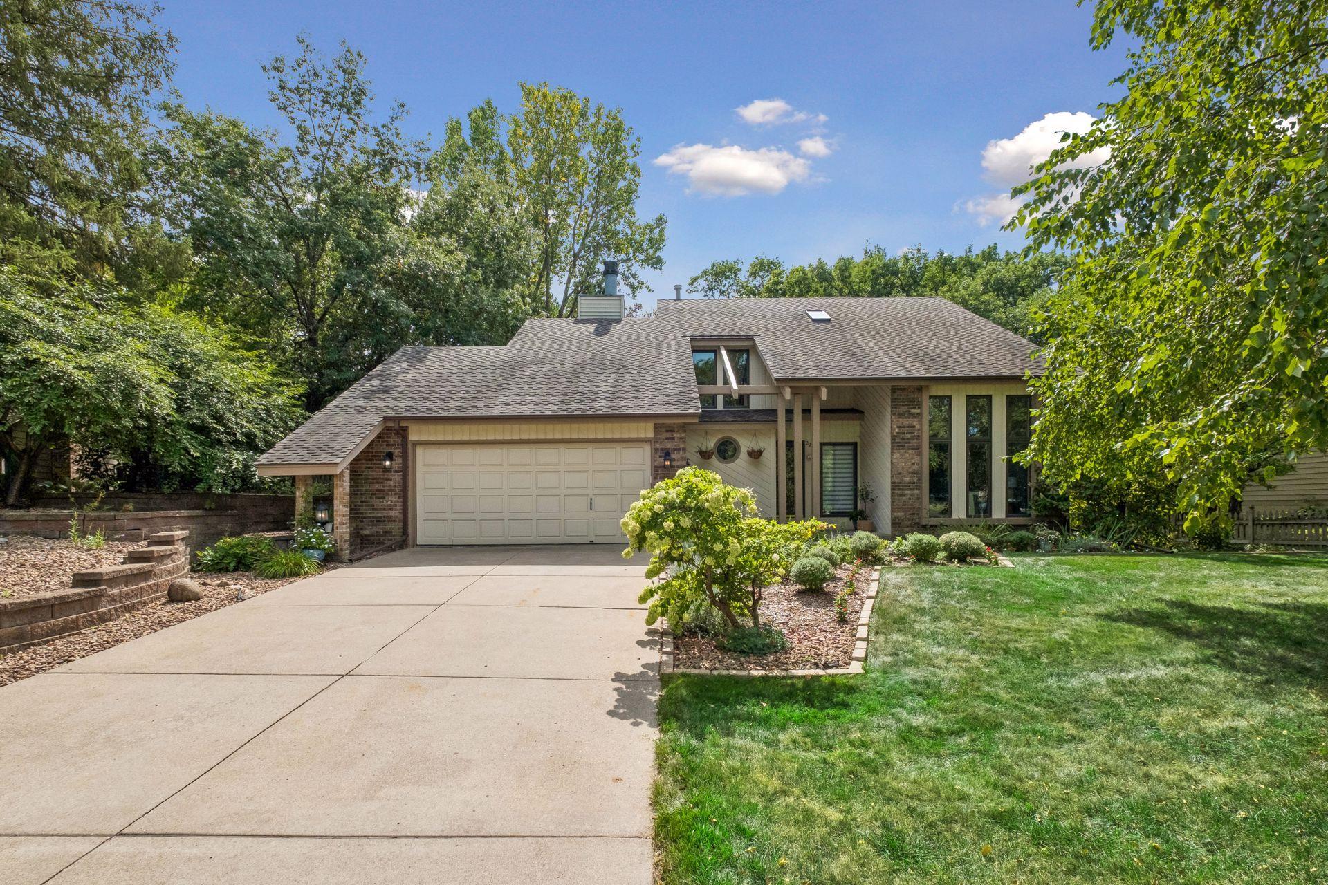 Exceptional Two-Story Home in a Convenient Eagan Location!