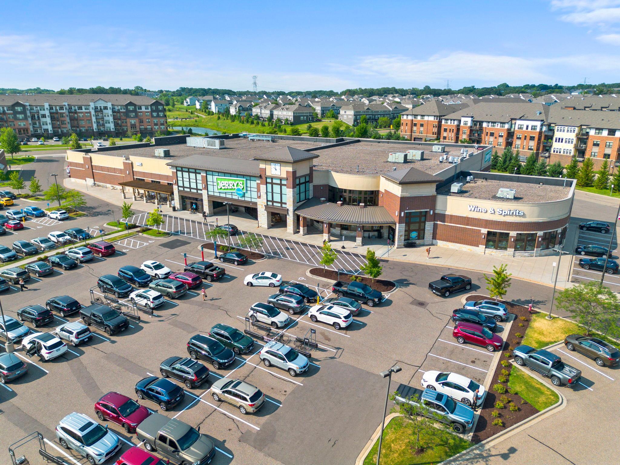 Close to all Woodbury has to offer!