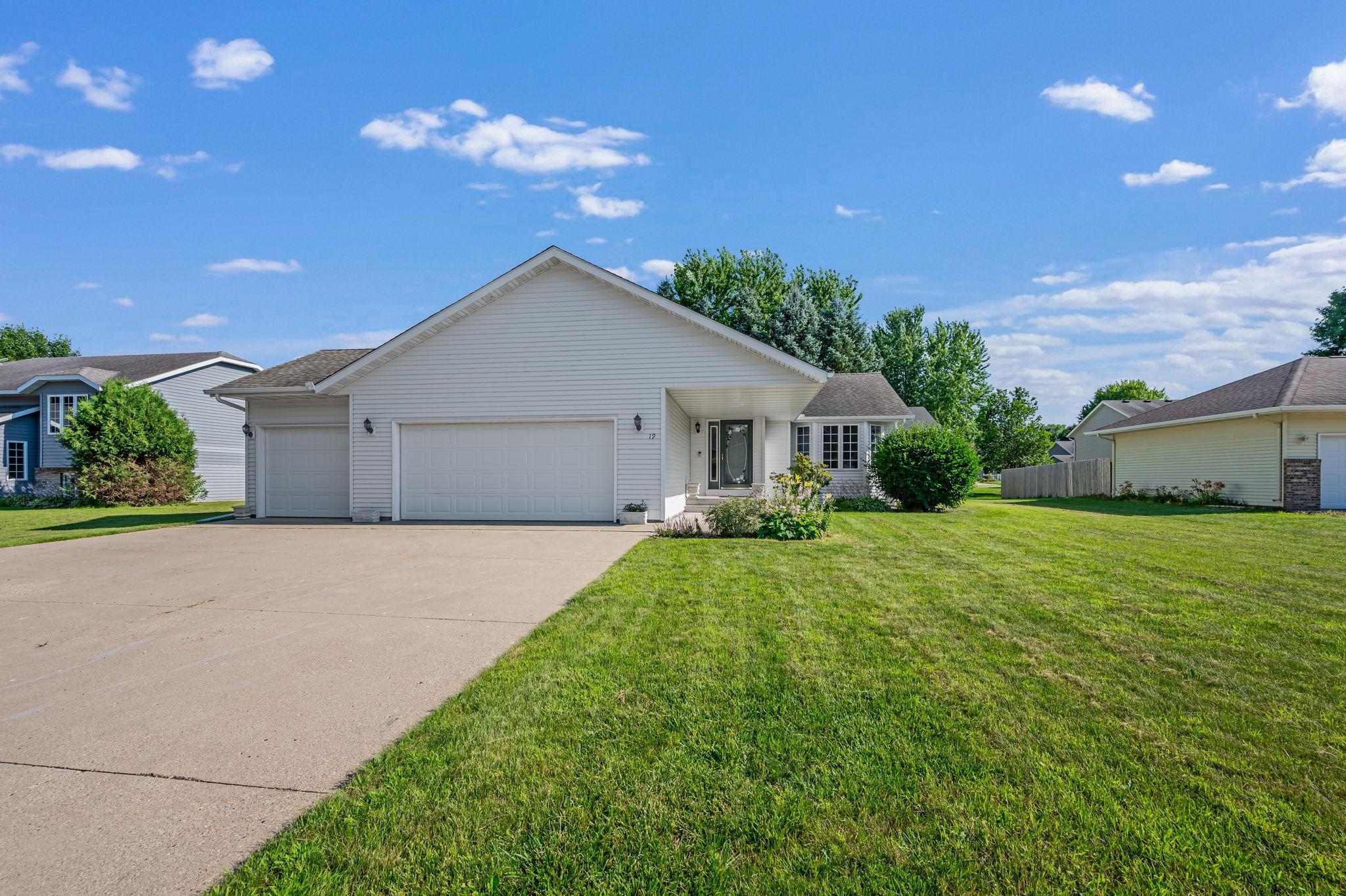 19 La Mar Ct North Mankato MN-01.jpg