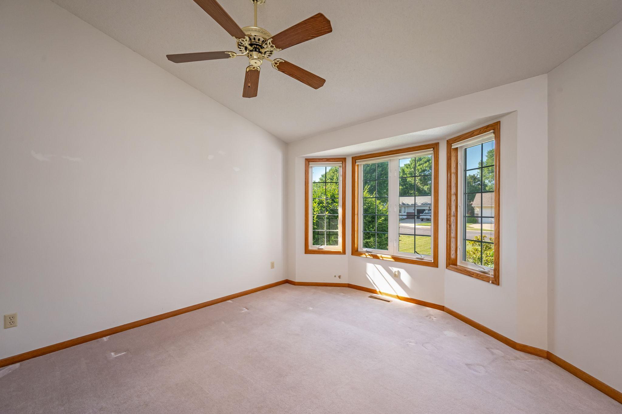 19 La Mar Ct North Mankato MN-09.jpg