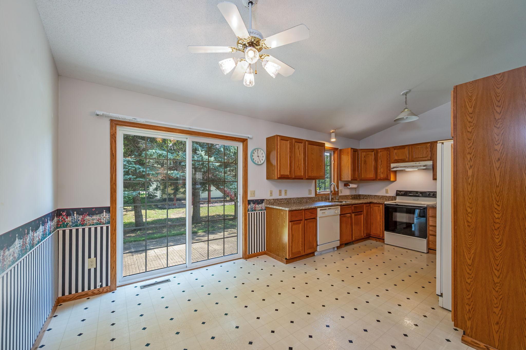 19 La Mar Ct North Mankato MN-11.jpg