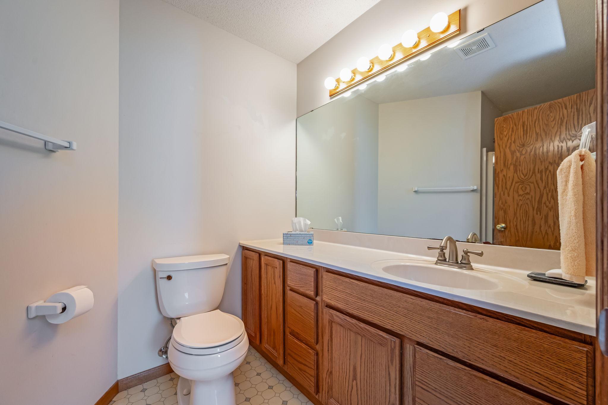 19 La Mar Ct North Mankato MN-19.jpg