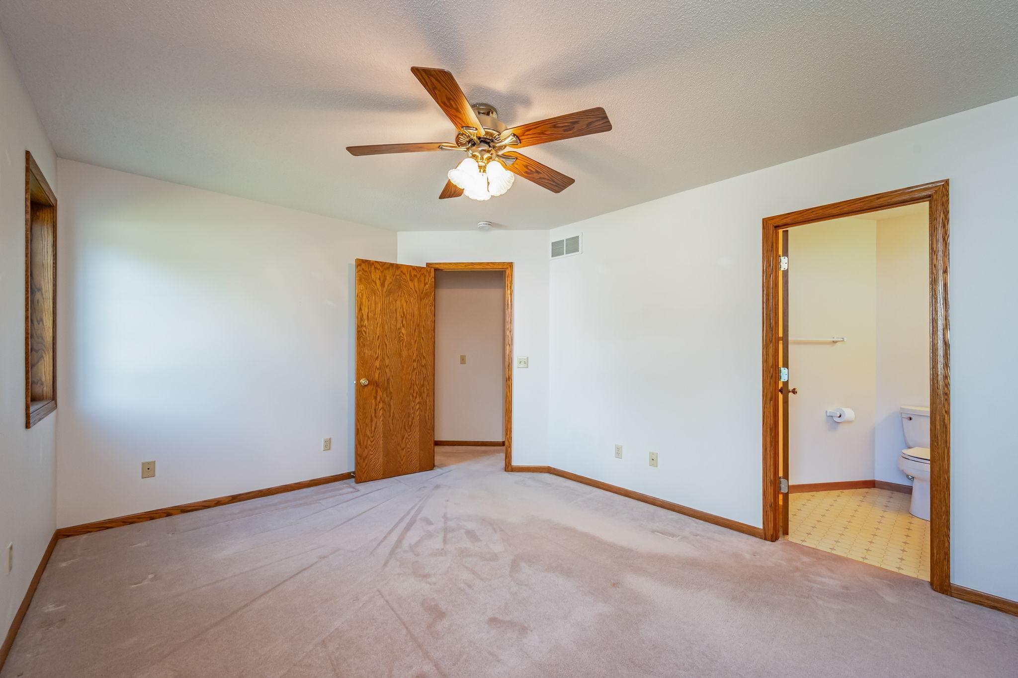 19 La Mar Ct North Mankato MN-18.jpg