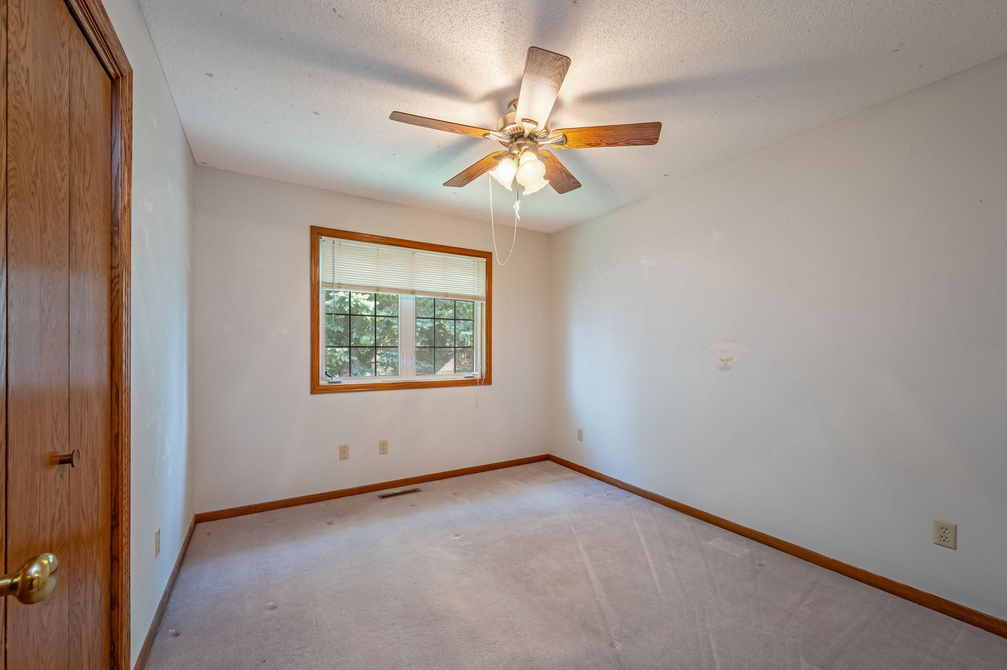 19 La Mar Ct North Mankato MN-23.jpg