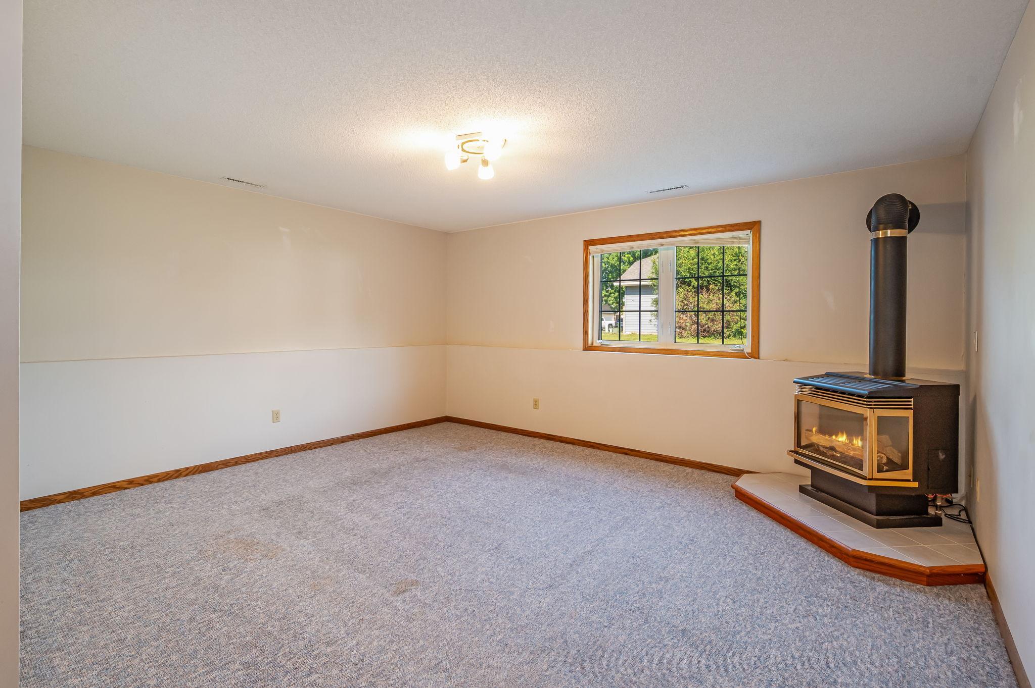 19 La Mar Ct North Mankato MN-26.jpg