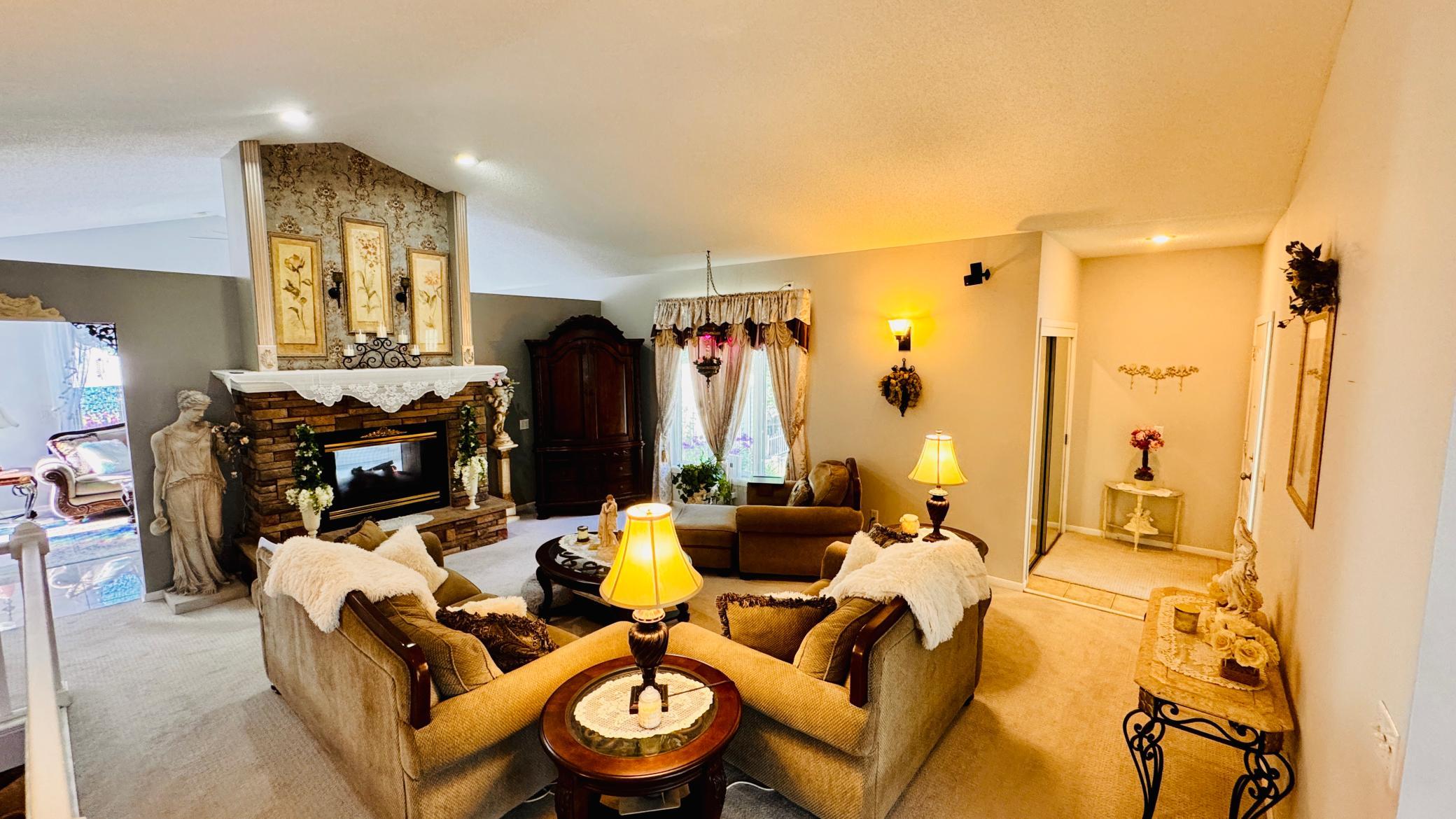 Livingroom1.jpg