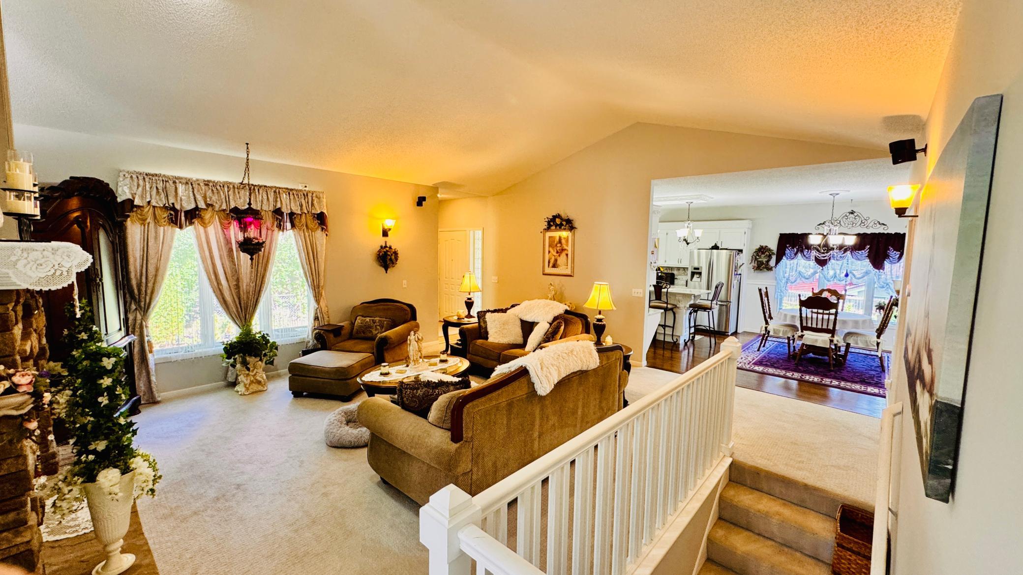 Livingroom2.jpg