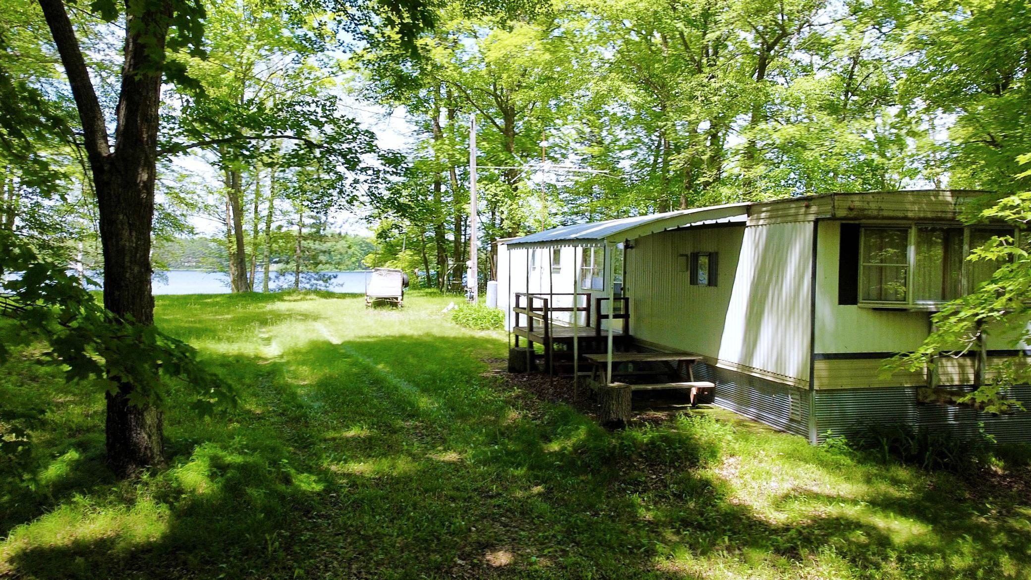 Yard space along side mobile home