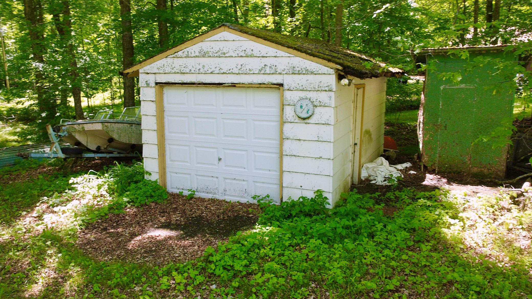 One car garage / shed for storage