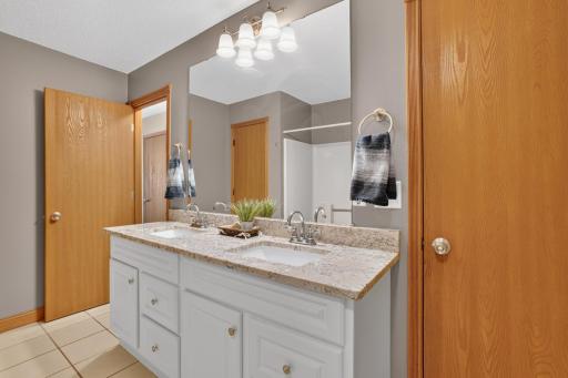 15785 Hannover Path, Apple Valley, MN 55124