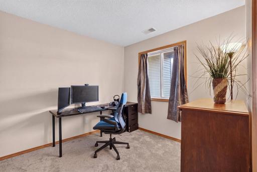 15785 Hannover Path, Apple Valley, MN 55124
