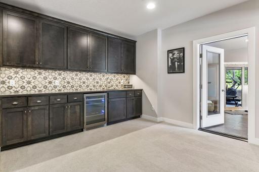 4303 Millstone Drive, Chaska, MN 55318
