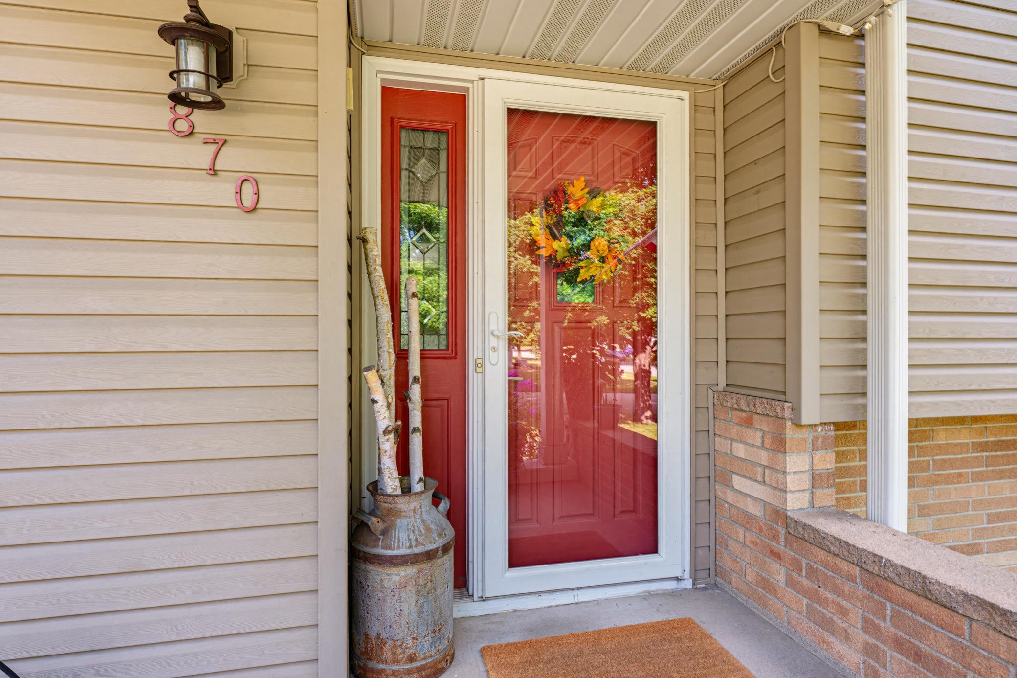 Welcome to 870 Hanson Drive SW, Hutchinson