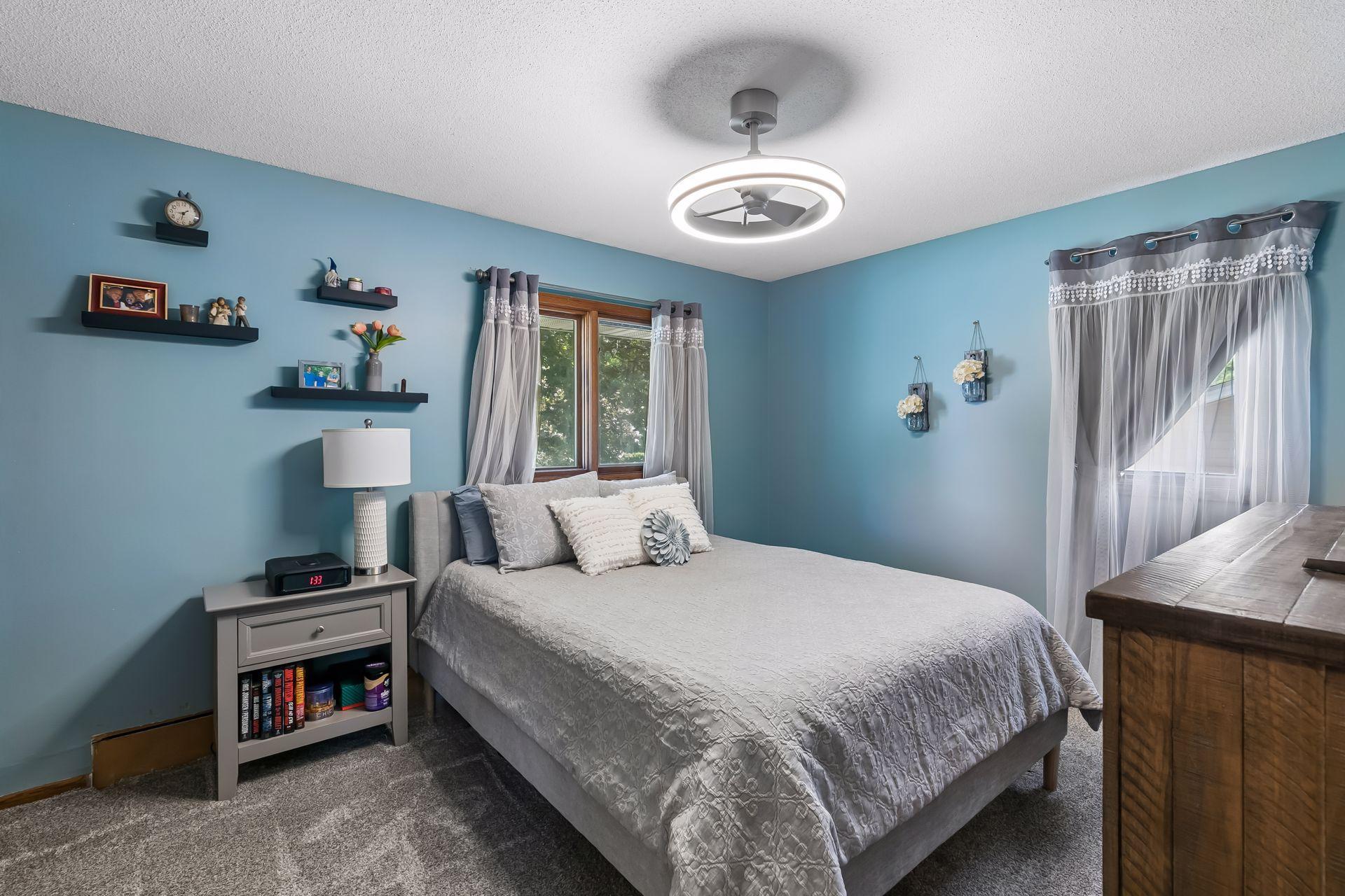 Main level primary bedroom