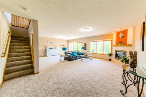 15157 Crestone Circle, Rosemount, MN 55068