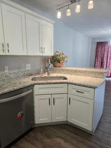 Kitchen15.jpg