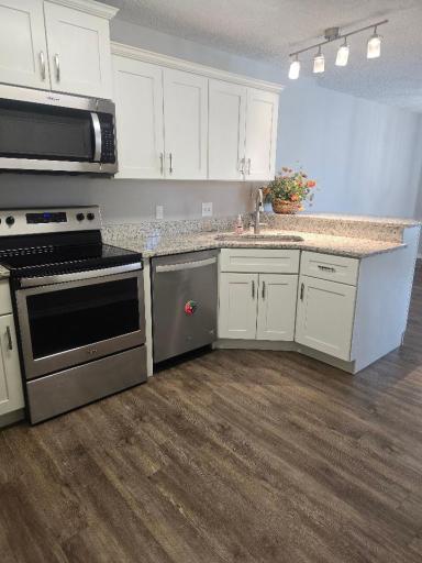 Kitchen sink corner.jpg