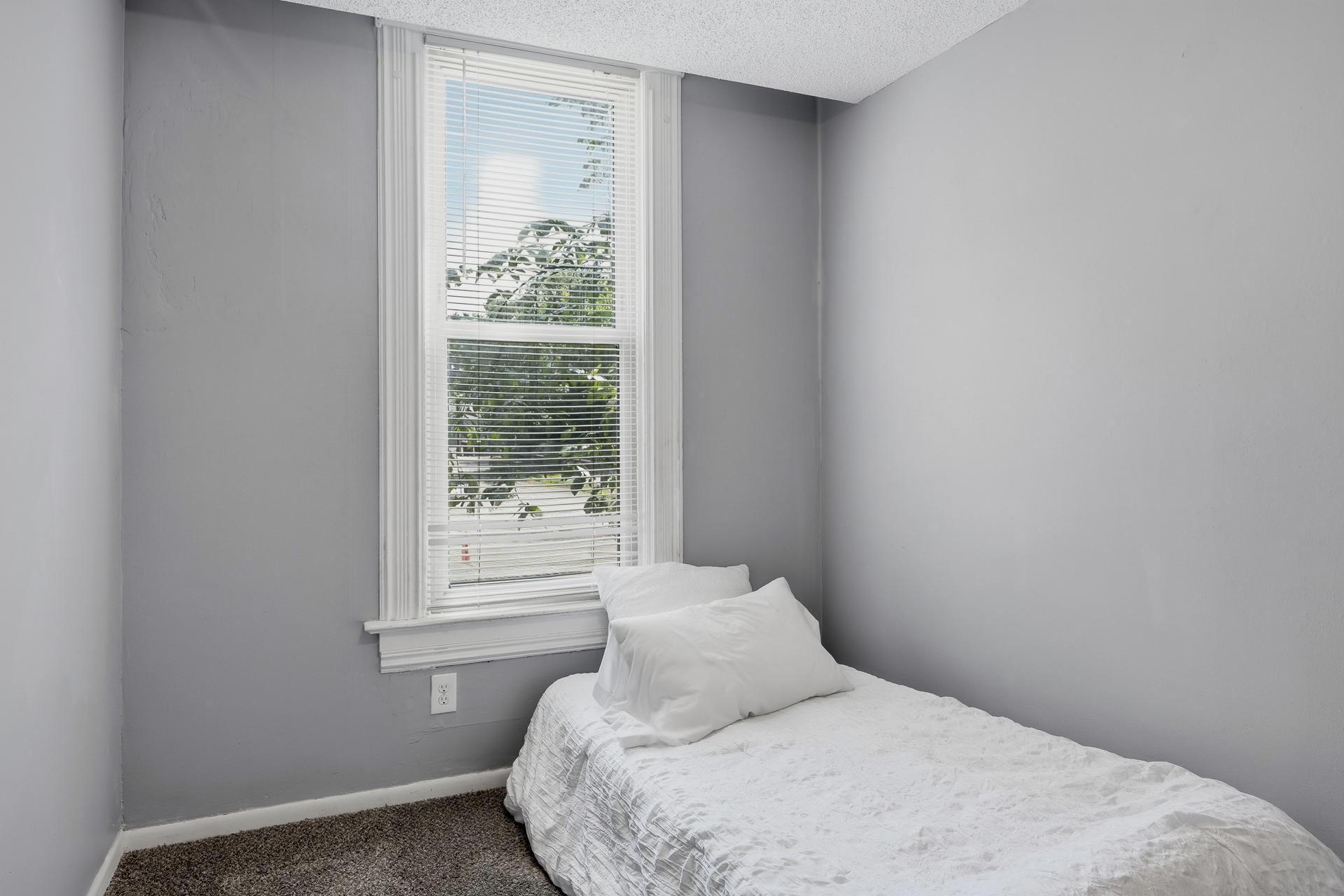 53 Dale St N MLS-28.jpg