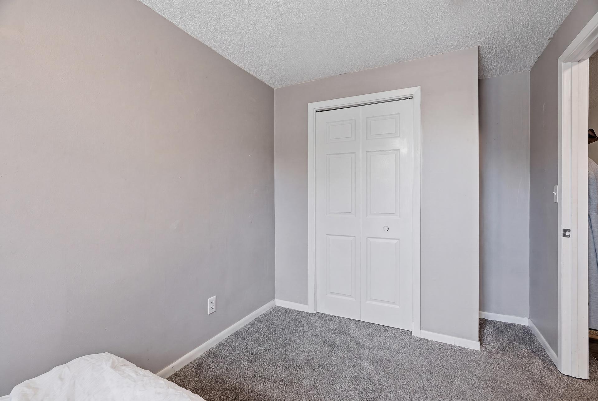 53 Dale St N MLS-29.jpg