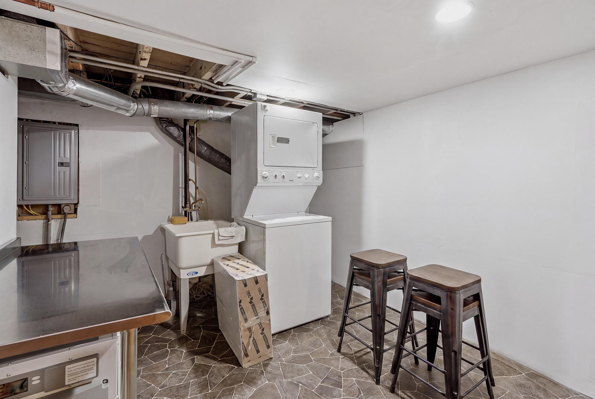 53 Dale St N MLS-39.jpg
