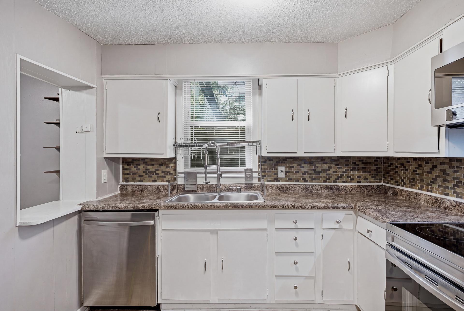53 Dale St N MLS-24.jpg