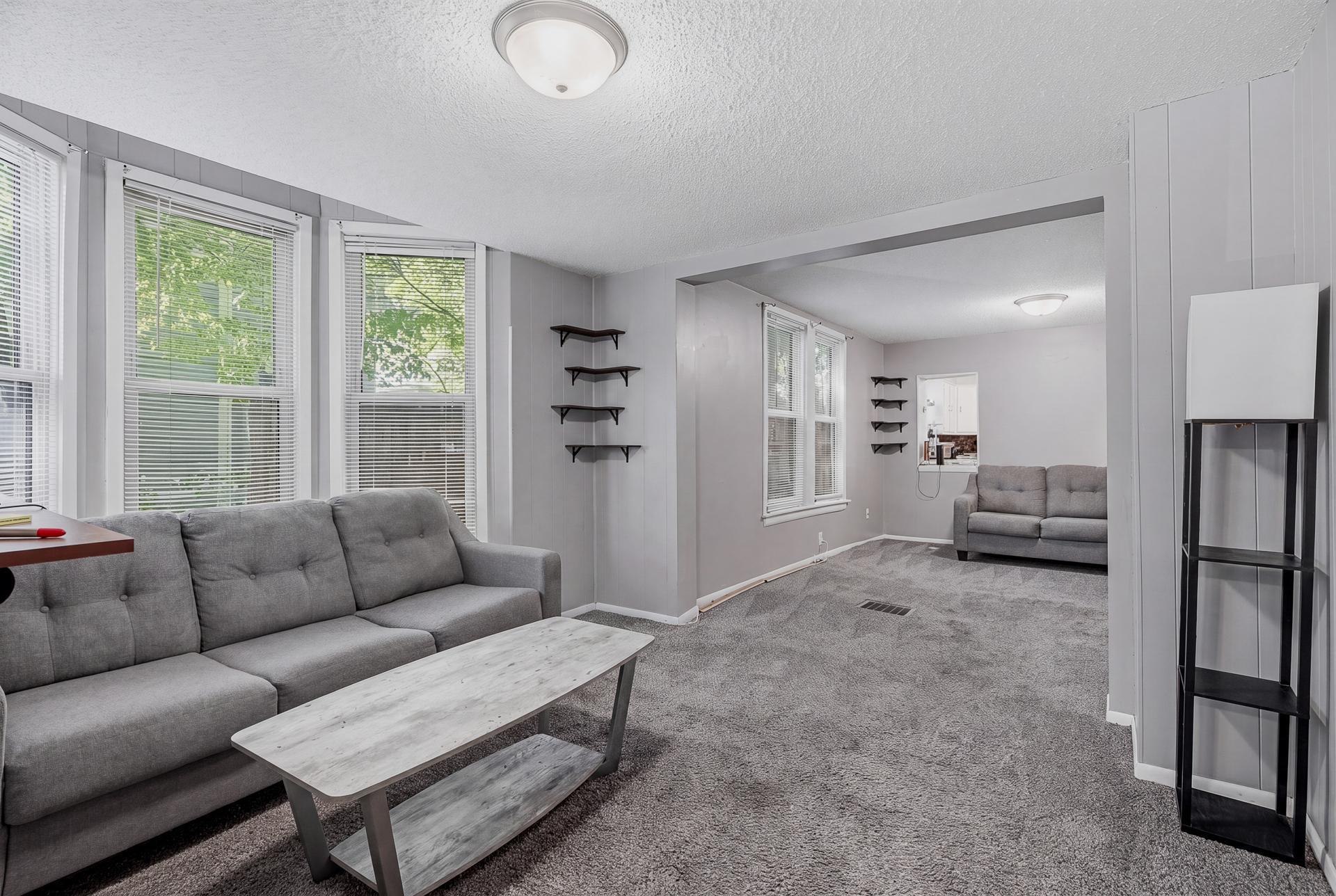 53 Dale St N MLS-15.jpg