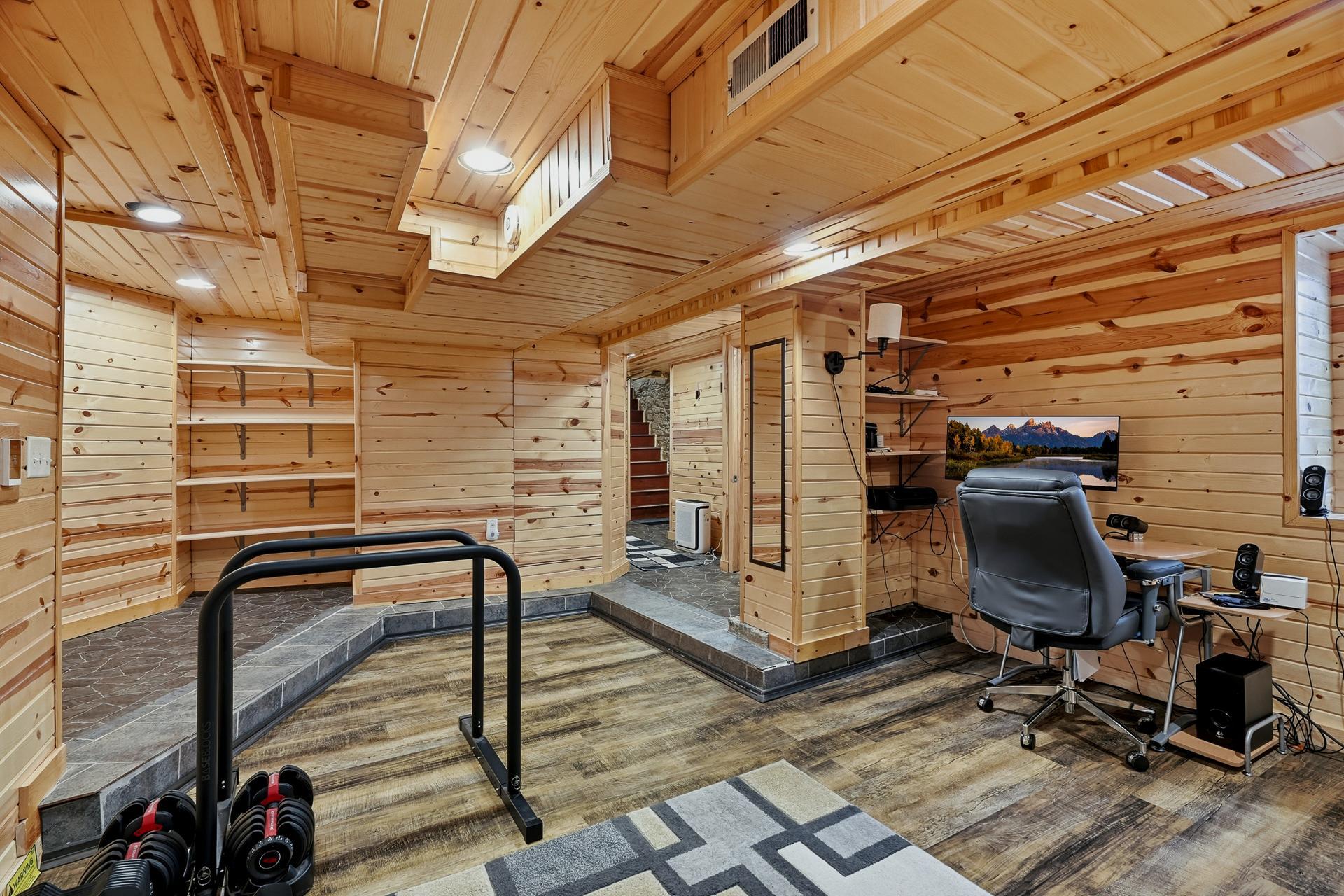 53 Dale St N MLS-35.jpg