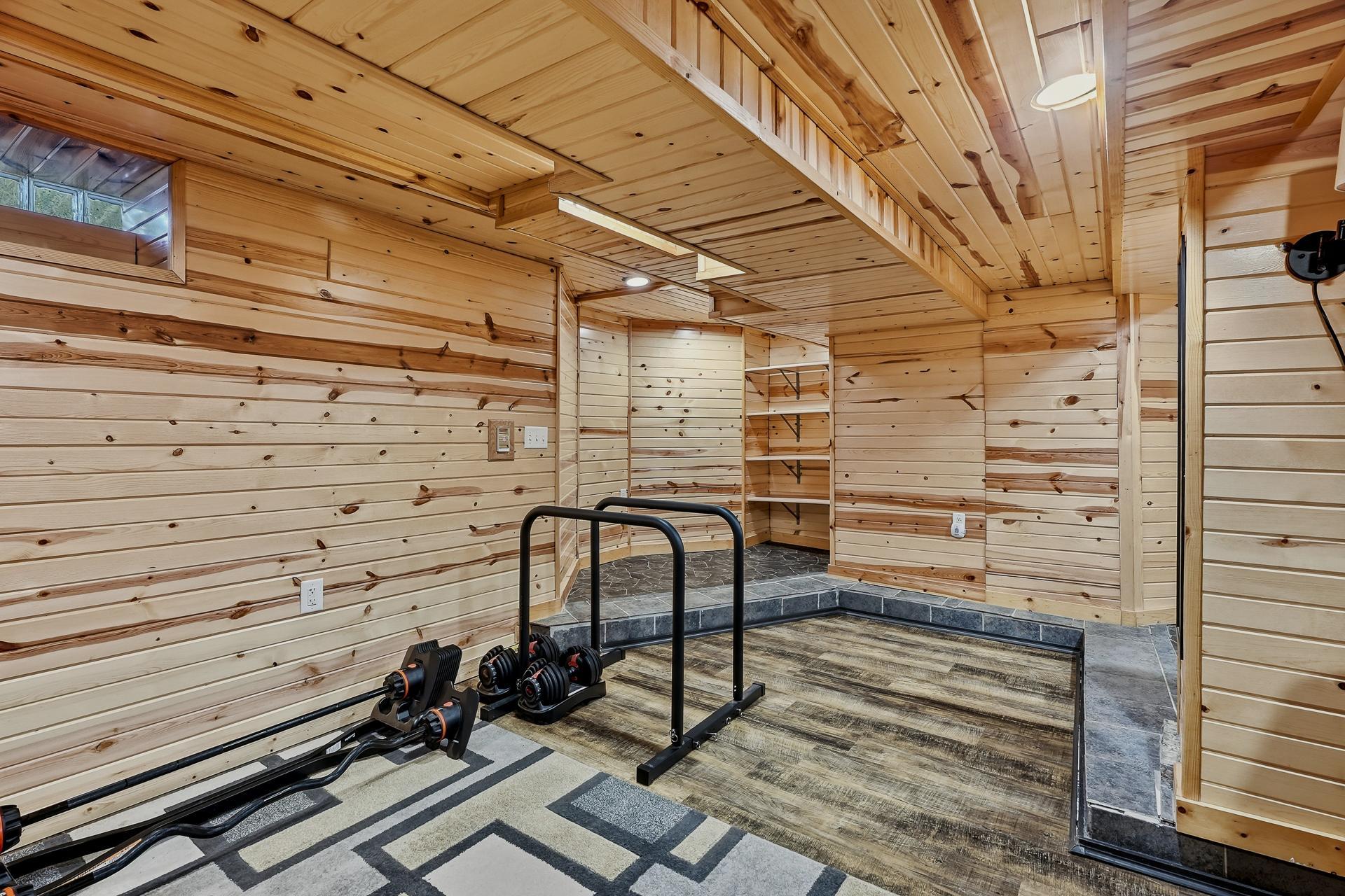 53 Dale St N MLS-37.jpg