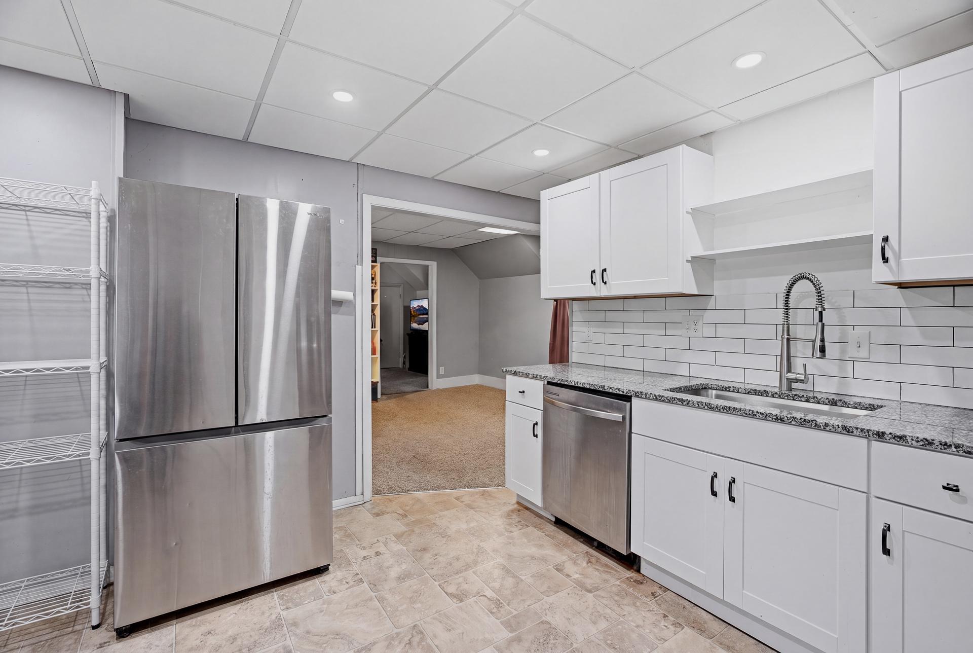 53 Dale St N MLS-48.jpg